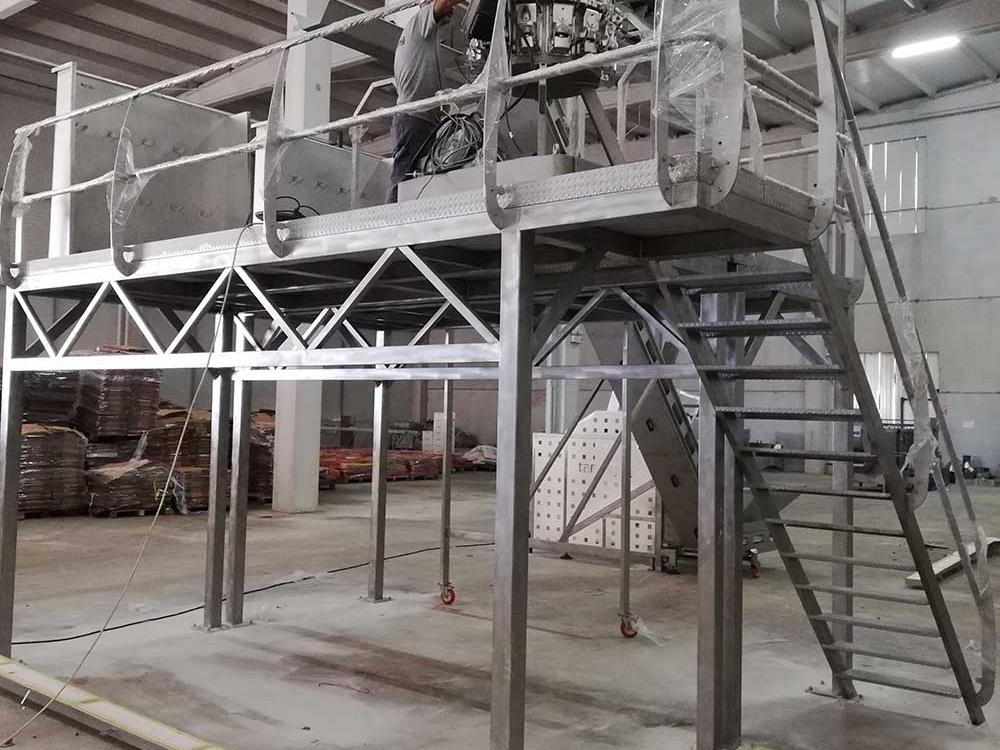 Structural Stainless Steel supporting maintenance platform