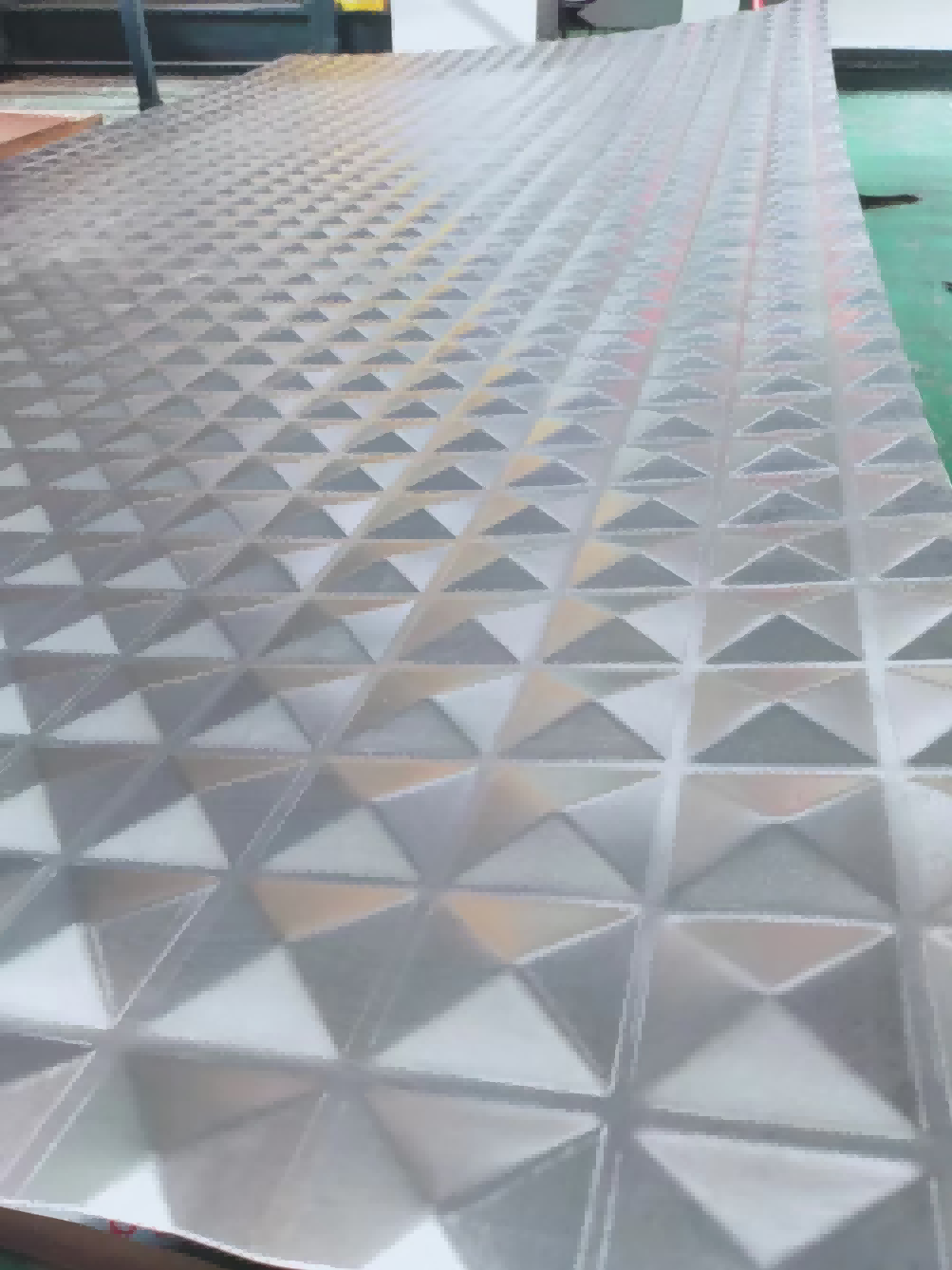 Large diamond pyramid embossed textured stainless steel sheet in mill finish