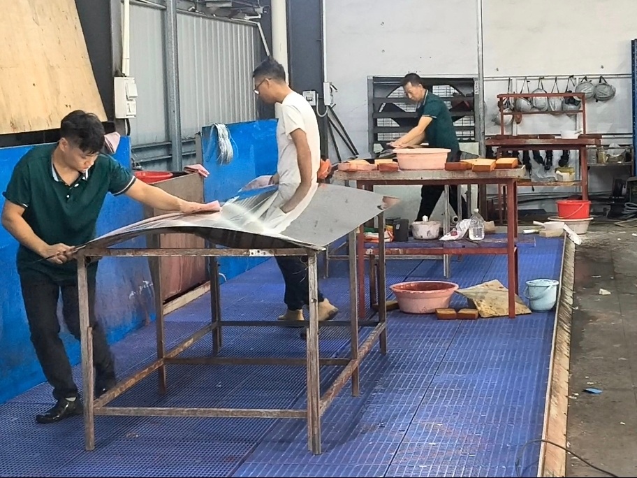Stainless steel plate cleaning before surface processing