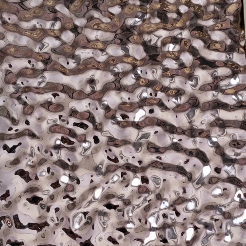 Bronzefarbenes Edelstahlblech mit zufälliger, tiefer Wasserwellenstruktur S26WT-15